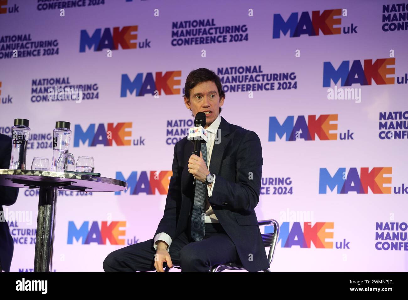 Londra, Regno Unito. 27 febbraio 2024. Rory Stewart OBE si rivolge alla Make UK National Manufacturing Conference 2024. Crediti: Uwe Deffner/Alamy Live News Foto Stock