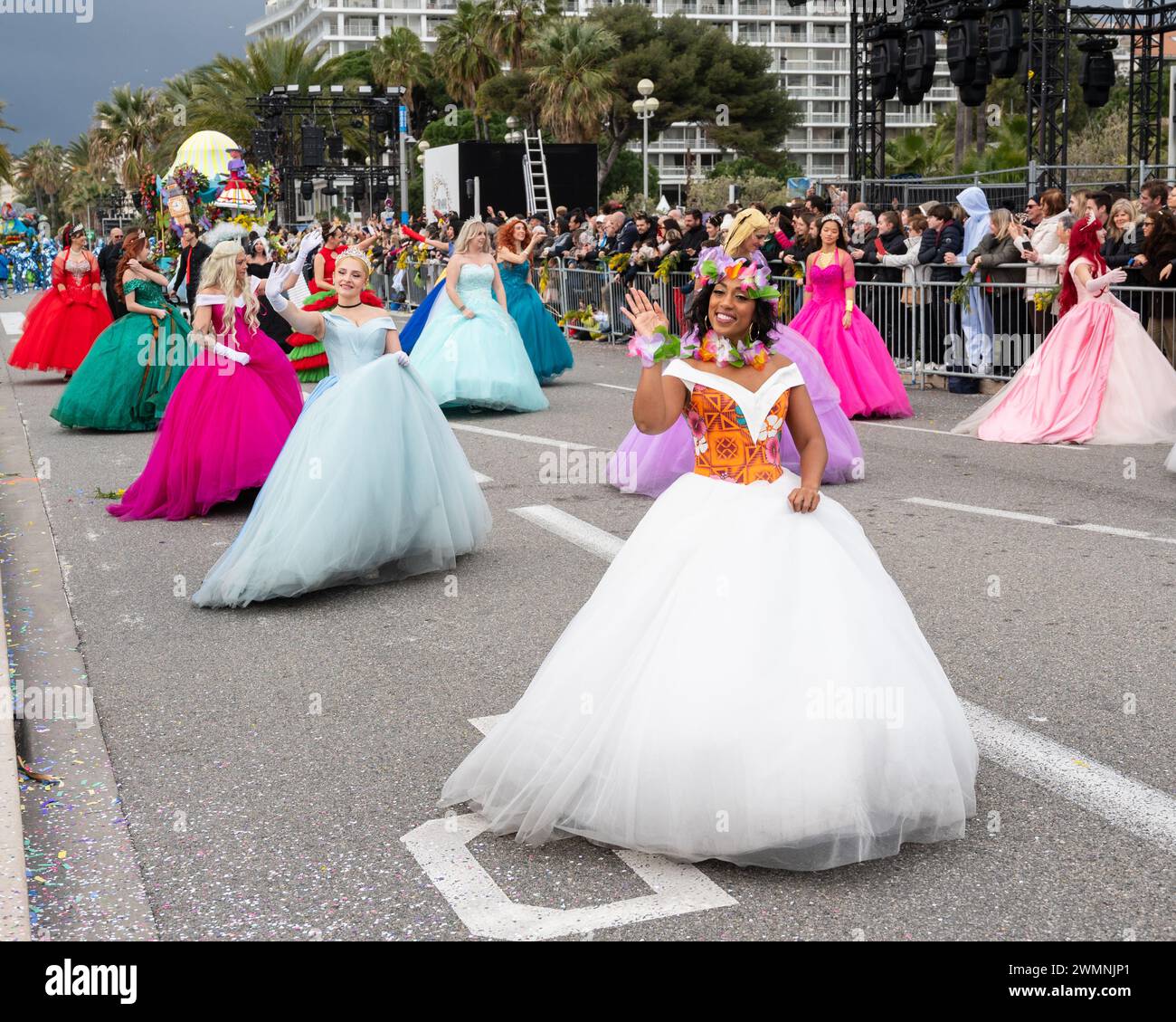 Nice Carnival Flower Battle - 24 febbraio 2024 2023 è stato il 150 ° anniversario del Festival di Nizza Foto Stock