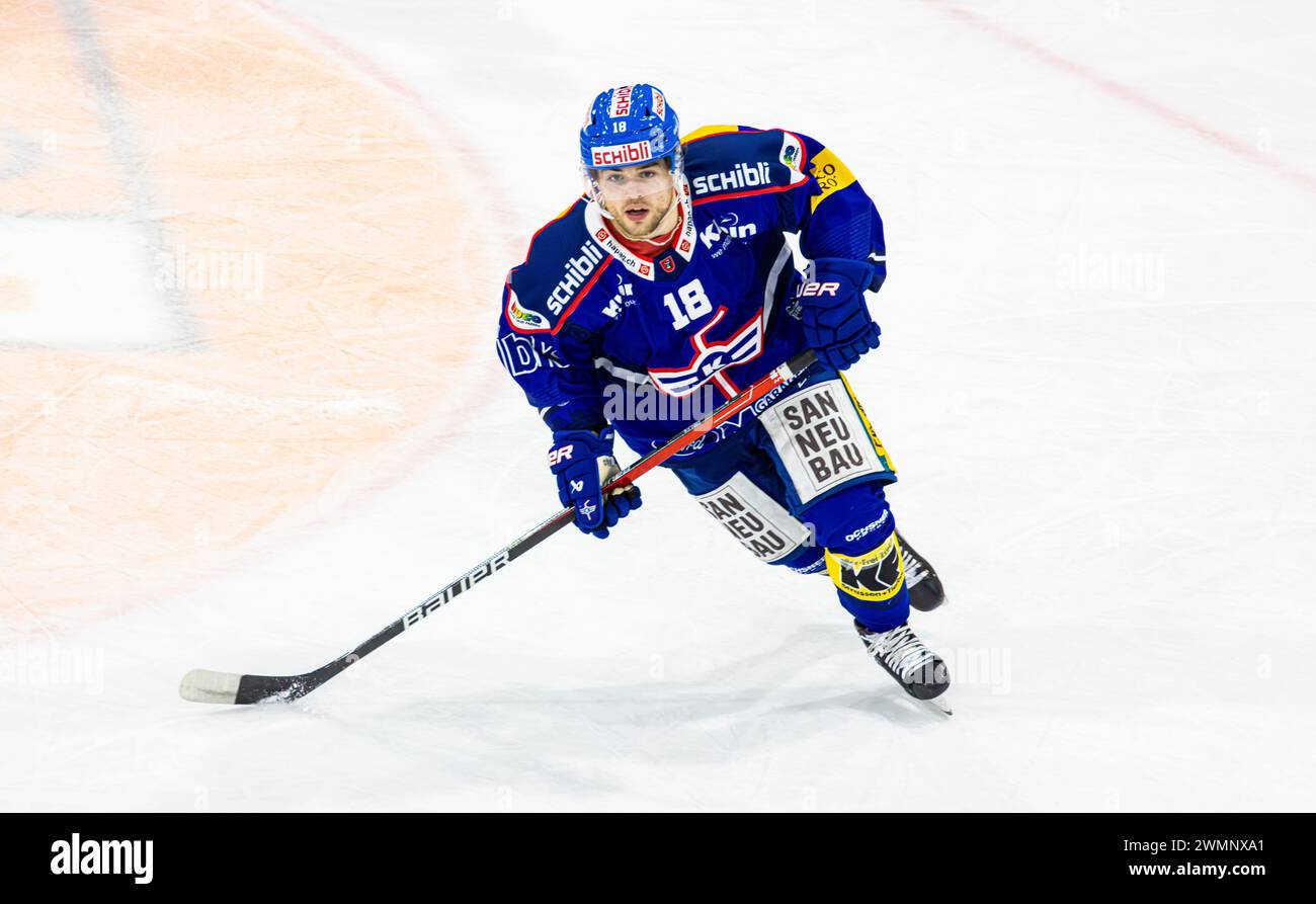 EHC Kloten - Losanna HC, Stimo Arena, National League NL, stagione regolare: #18 Dario Sidler, Verteidiger EHC Kloten. (Kloten, Schweiz, 17.02.2024) Foto Stock