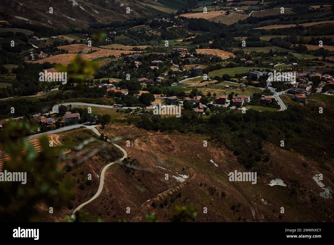 Vista spettacolare delle montagne, delle valli e dei fiumi del Mediterraneo Foto Stock