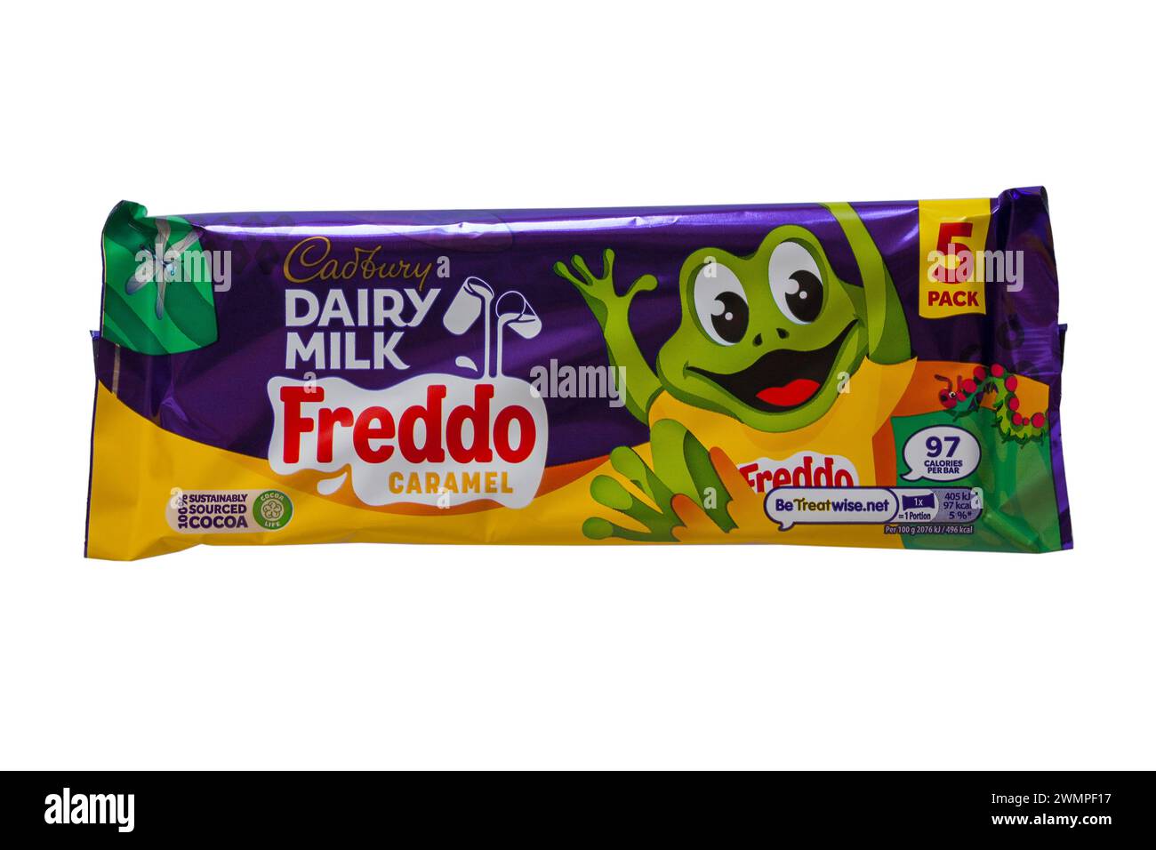 Confezione di Cadbury Dairy Milk Freddo Caramel confezione isolata su sfondo bianco - confezione da 5 Foto Stock