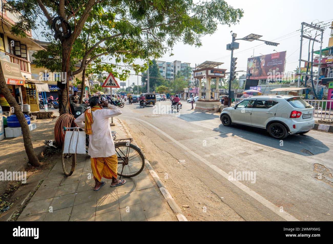 Scena di strada nel centro di Bhubaneswar, la capitale di Orissa, India Foto Stock