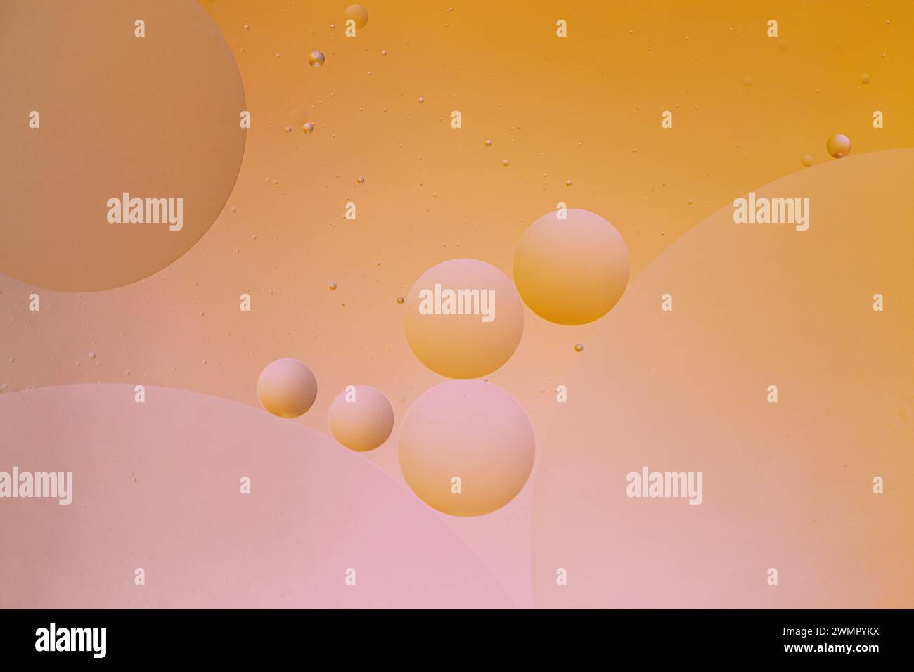 Colorato sfondo astratto con gocce d'olio Foto Stock