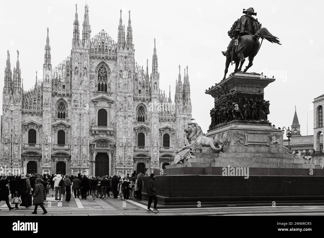 Milano Piazza del Duomo in bianco e nero Foto Stock
