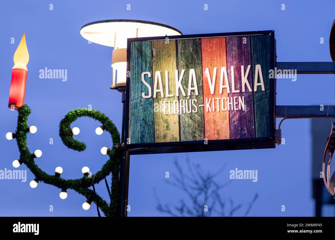 Cartellone SALKA VALKA durante il Natale a Reykjavik Foto Stock