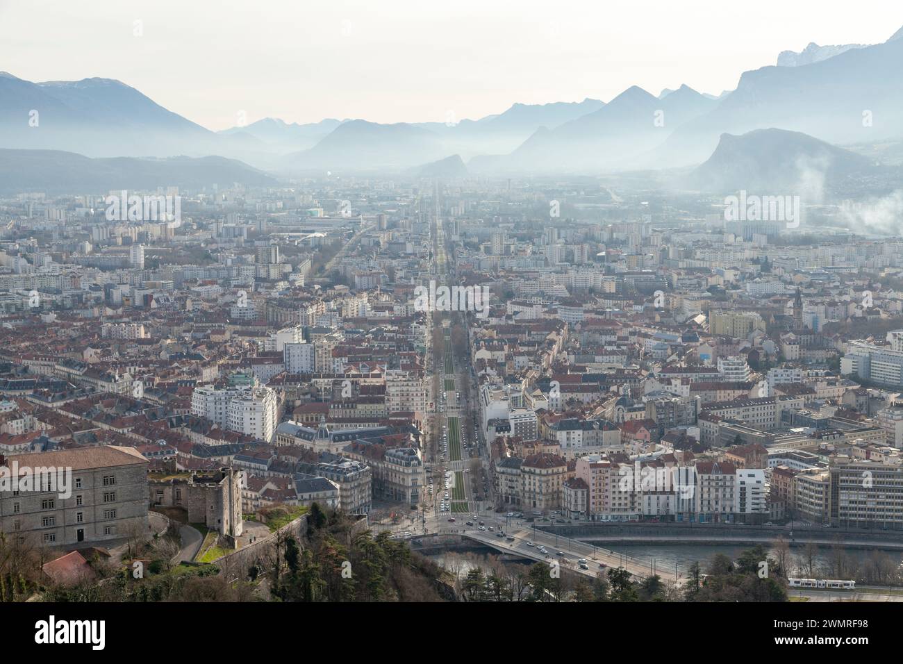 Grenoble nella regione dell'Alvernia-Rhône-Alpes nel sud-est della Francia. Foto Stock