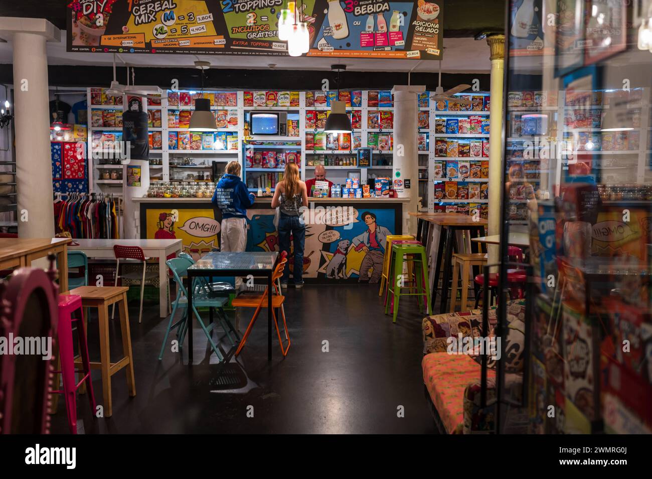 Pop Cereal Cafe nel cuore di Bairro alto di Lisbona, Portogallo Foto Stock