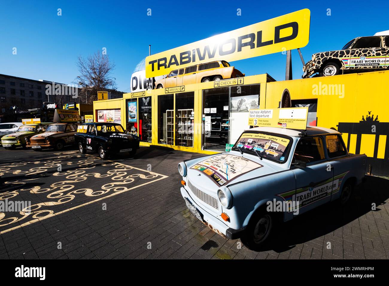 Trabiworld nel centro di Berlino, Germania Foto Stock