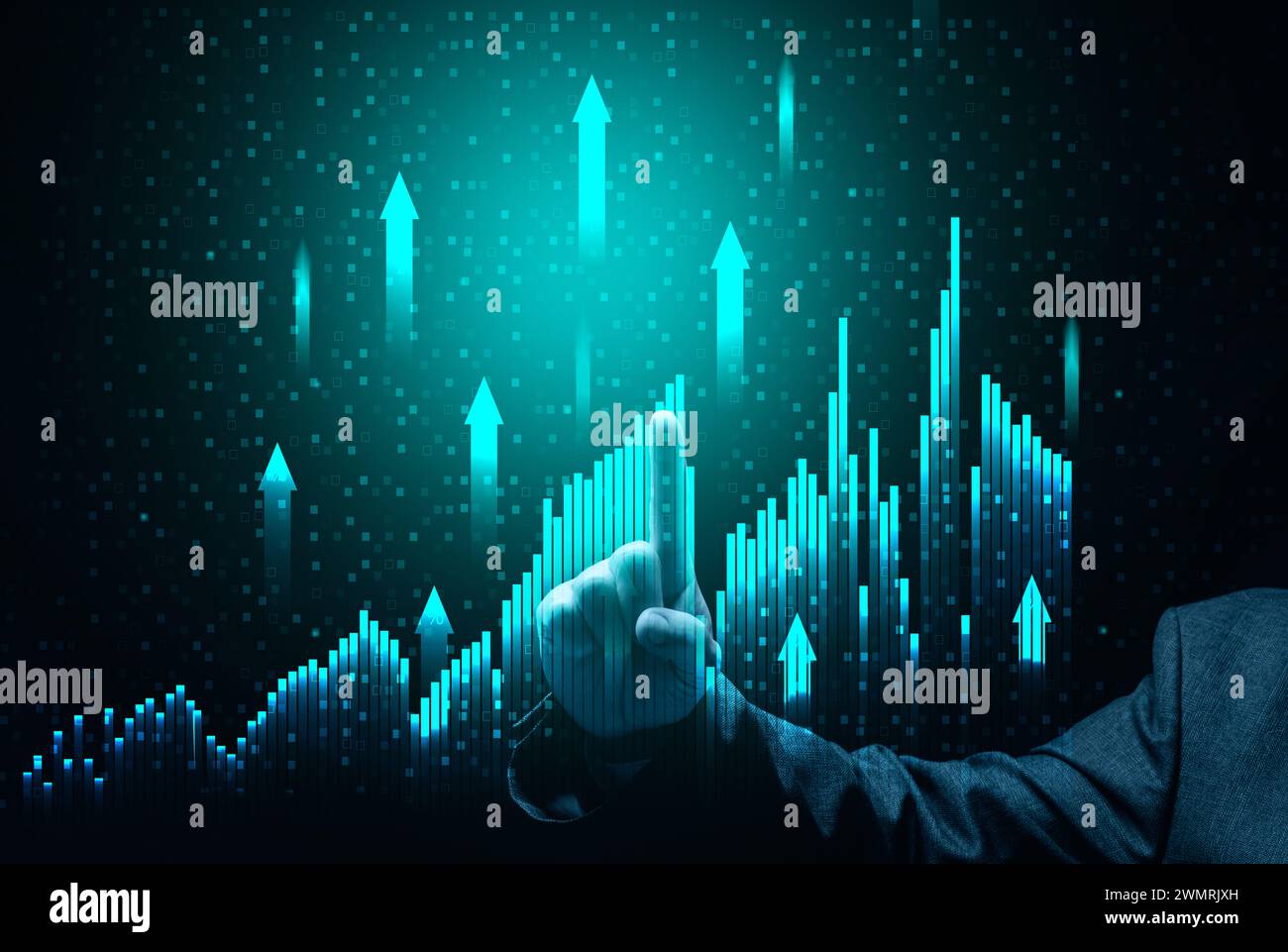 Il grafico olografico con indicatori in crescita e la mano di un uomo d'affari punta al concetto di picco del profitto e crescita dei margini Foto Stock