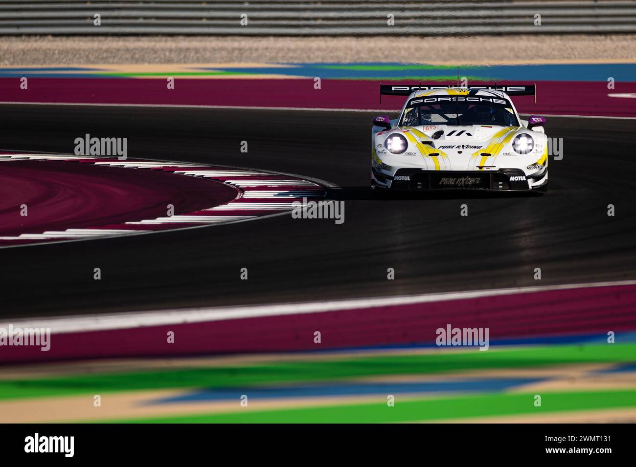 92 MALYKHIN Aliaksandr (kna), STURM Joel (ger), BACHLER Klaus (aut), Manthey Purerxcing, Porsche 911 GT3 R #91, azione durante il prologo del Campionato Mondiale Endurance 2024, dal 24 al 26 febbraio 2024 sul circuito Internazionale Losail di Lusail, Qatar Foto Stock