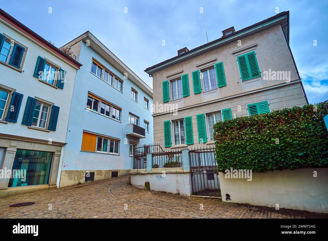 Le vecchie case residenziali modeste in via Obere Zaune, Zurigo, Svizzera Foto Stock