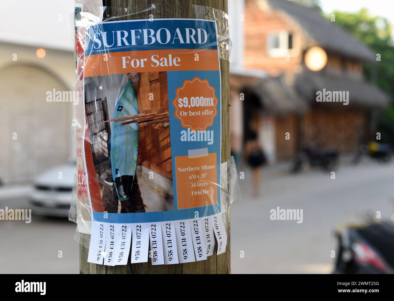 Cartelli per una tavola da surf in vendita nella zona di la Punta a Puerto Escondido, Oaxaca, Messico Foto Stock