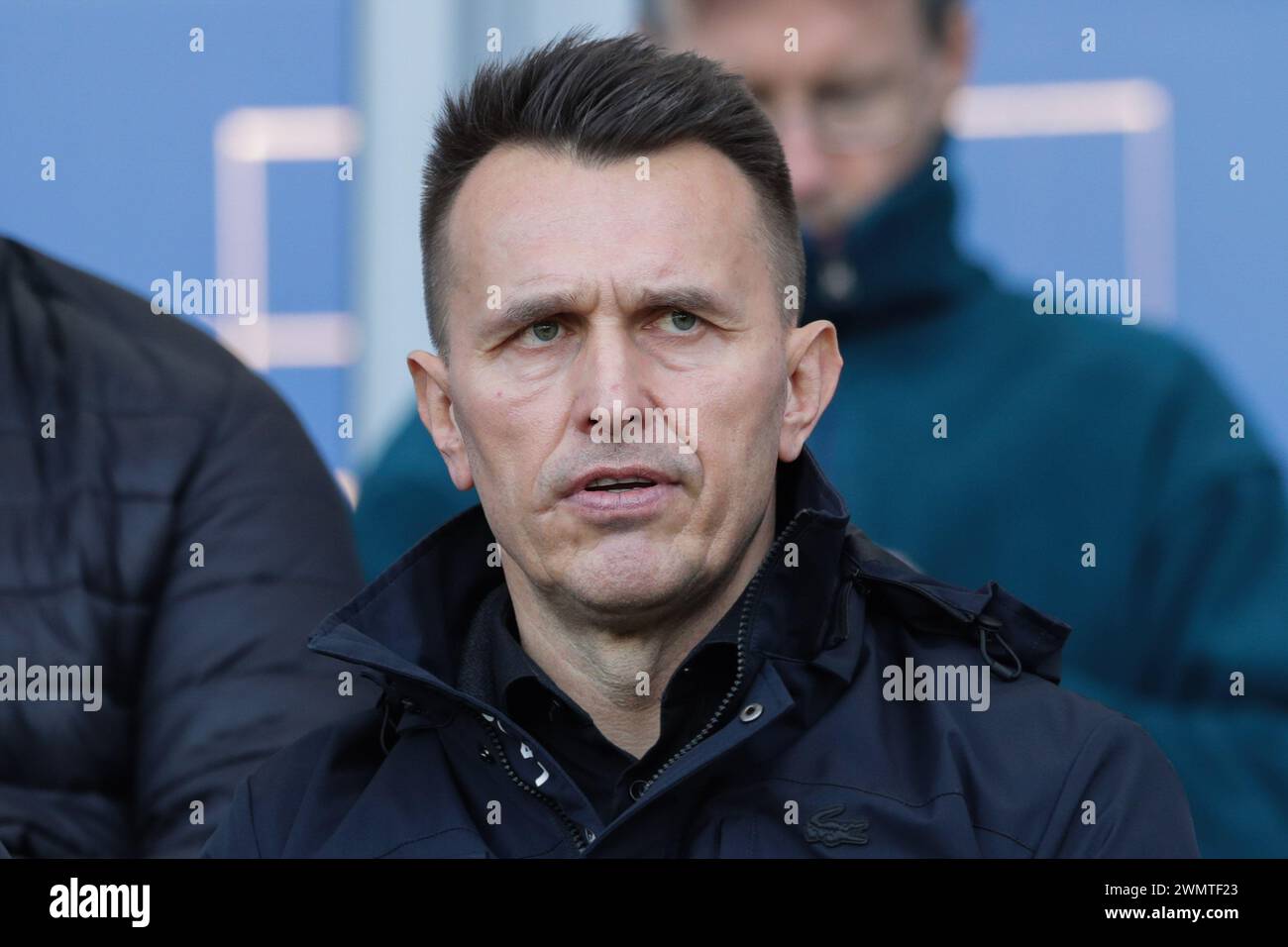 Cracovia, Polonia. 25 febbraio 2024. Leszek Ojrzynski polacco visto durante la partita di calcio polacca PKO Ekstraklasa League 2023/2024 tra Puszcza Niepolomice e Zaglebie Lubin allo stadio Cracovia. Punteggio finale; Puszcza Niepolomice 2:2 Zaglebie Lubin. Credito: SOPA Images Limited/Alamy Live News Foto Stock