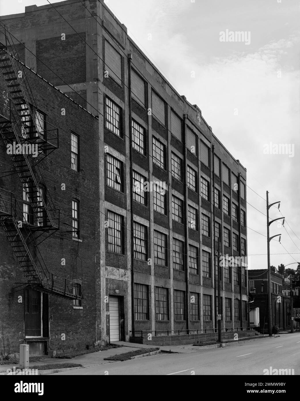 Fronte nord. Veduta di Southwest - edifici commerciali e industriali, Carr, Ryder & Adams Company, Warehouse, 11th & Washington Street, Dubuque Foto Stock