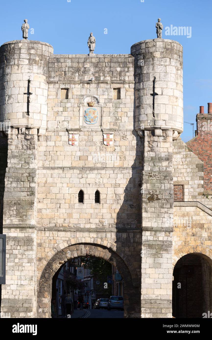 Regno Unito, York, Bootham Bar, uno dei cancelli medievali della città. Foto Stock