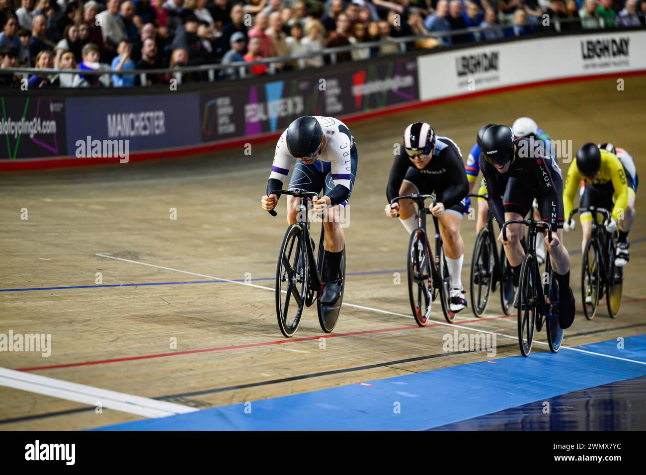 MANCHESTER, REGNO UNITO. 25 febbraio, 24. NiAl Monks di GTR (centro) nel primo round degli eventi dell'ultima giornata del British National Trac 2024 Foto Stock