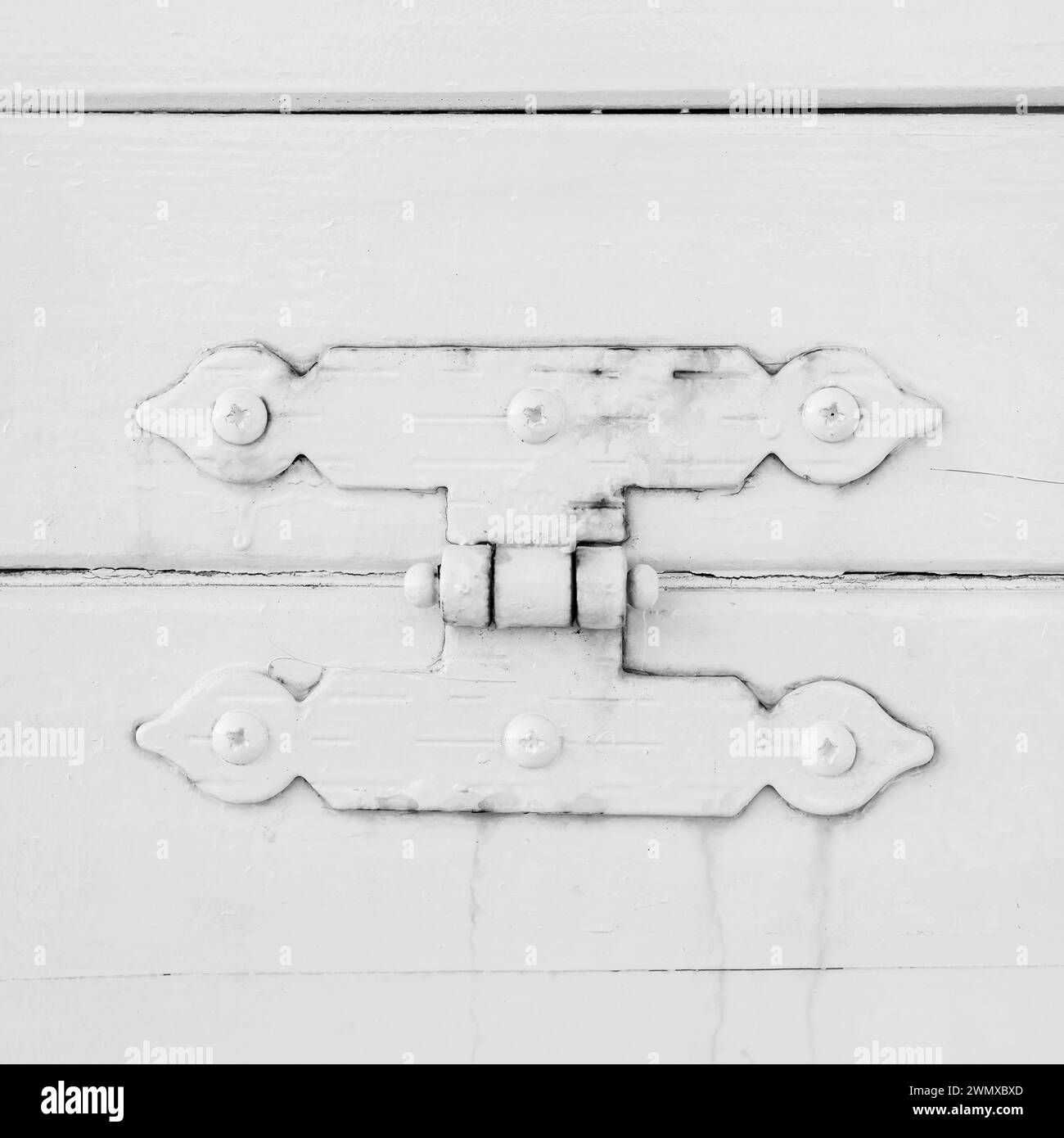Dettaglio astratto di una tavola di legno dipinta di bianco Foto Stock