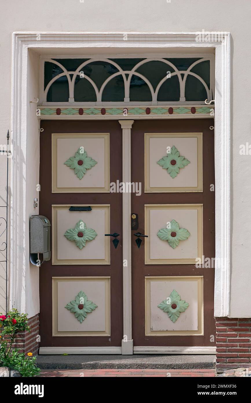 Porta d'ingresso in stile Art Nouveau intorno al 1900, Wismar, Meclemburgo-Vorpommern, Germania Foto Stock