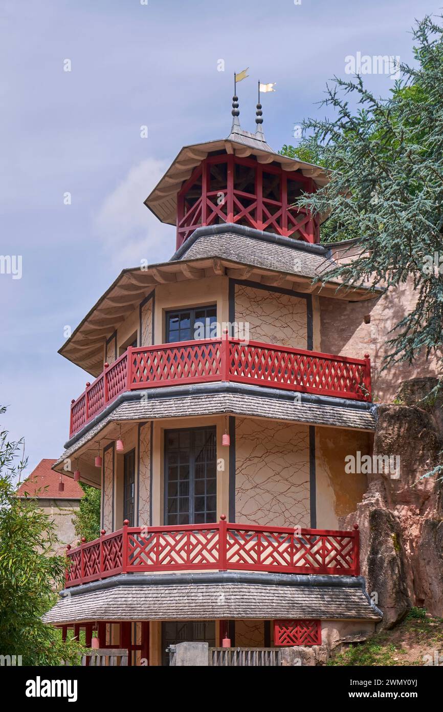 Francia, Vosgi, Epinal, Torre Cinese, uno dei punti di accesso al parco del castello Foto Stock