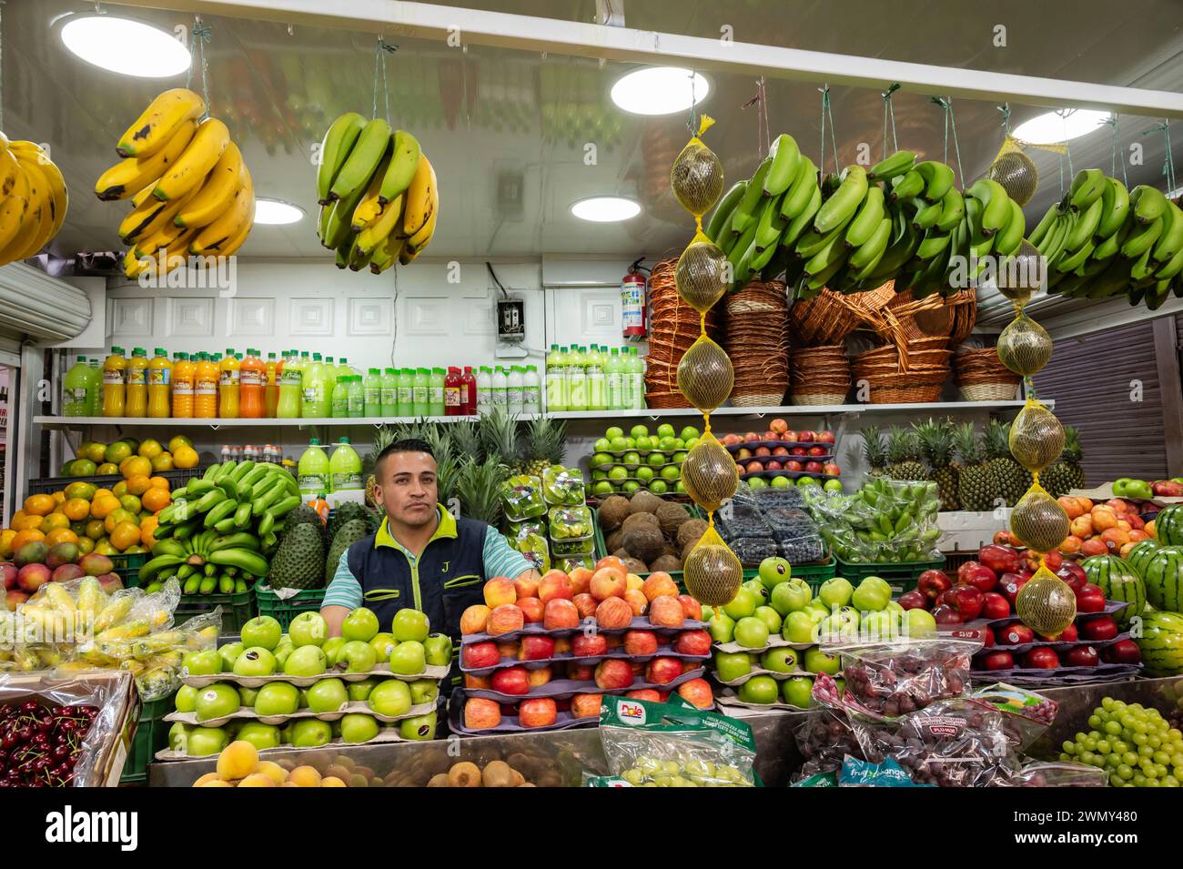 Colombia, distretto di Cundinamarca, Bogotà, vendita di frutta Foto Stock