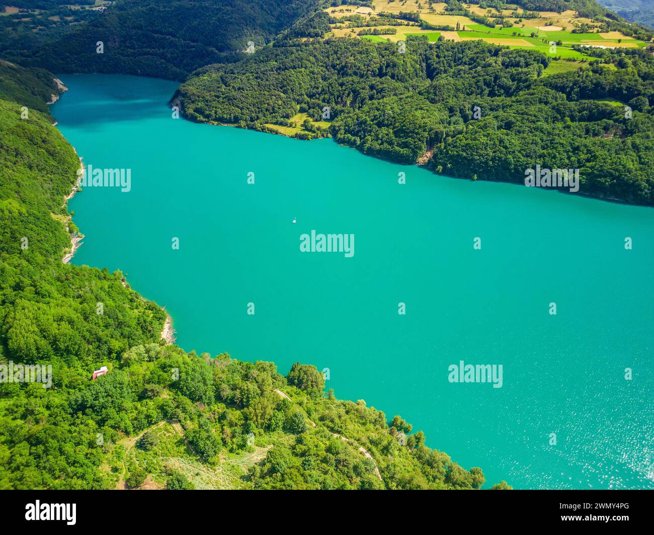 Francia, Isère, la Matheysine, lago Sautet vicino al villaggio di Corps sulla Route Napoleon 85 (vista aerea) Foto Stock