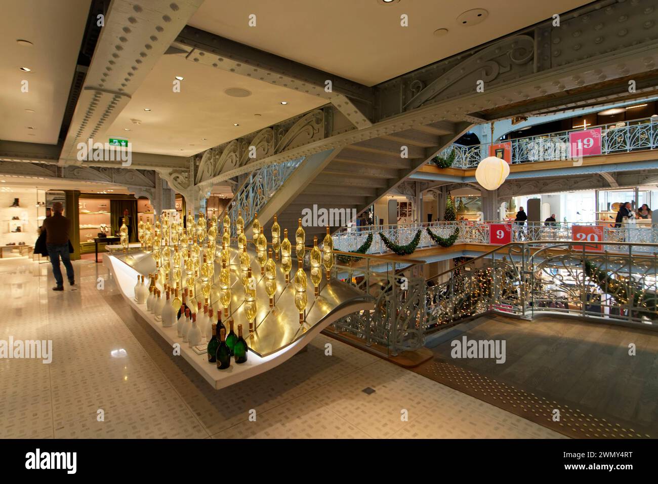 Francia, Parigi, grande magazzino la Samaritaine con decorazioni natalizie Foto Stock