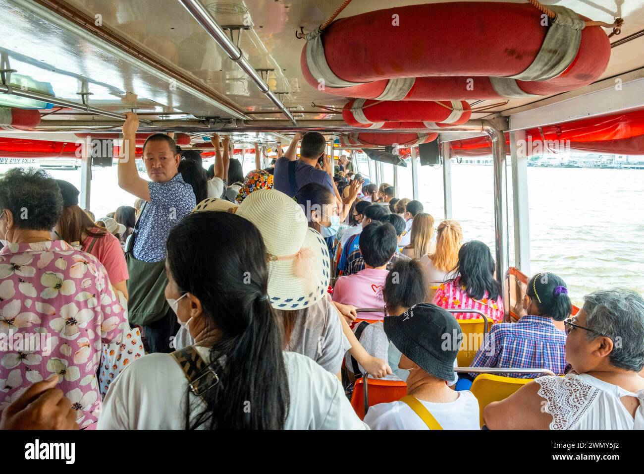Thailandia, Bangkok, battello pubblico Chao Phraya Express Foto Stock