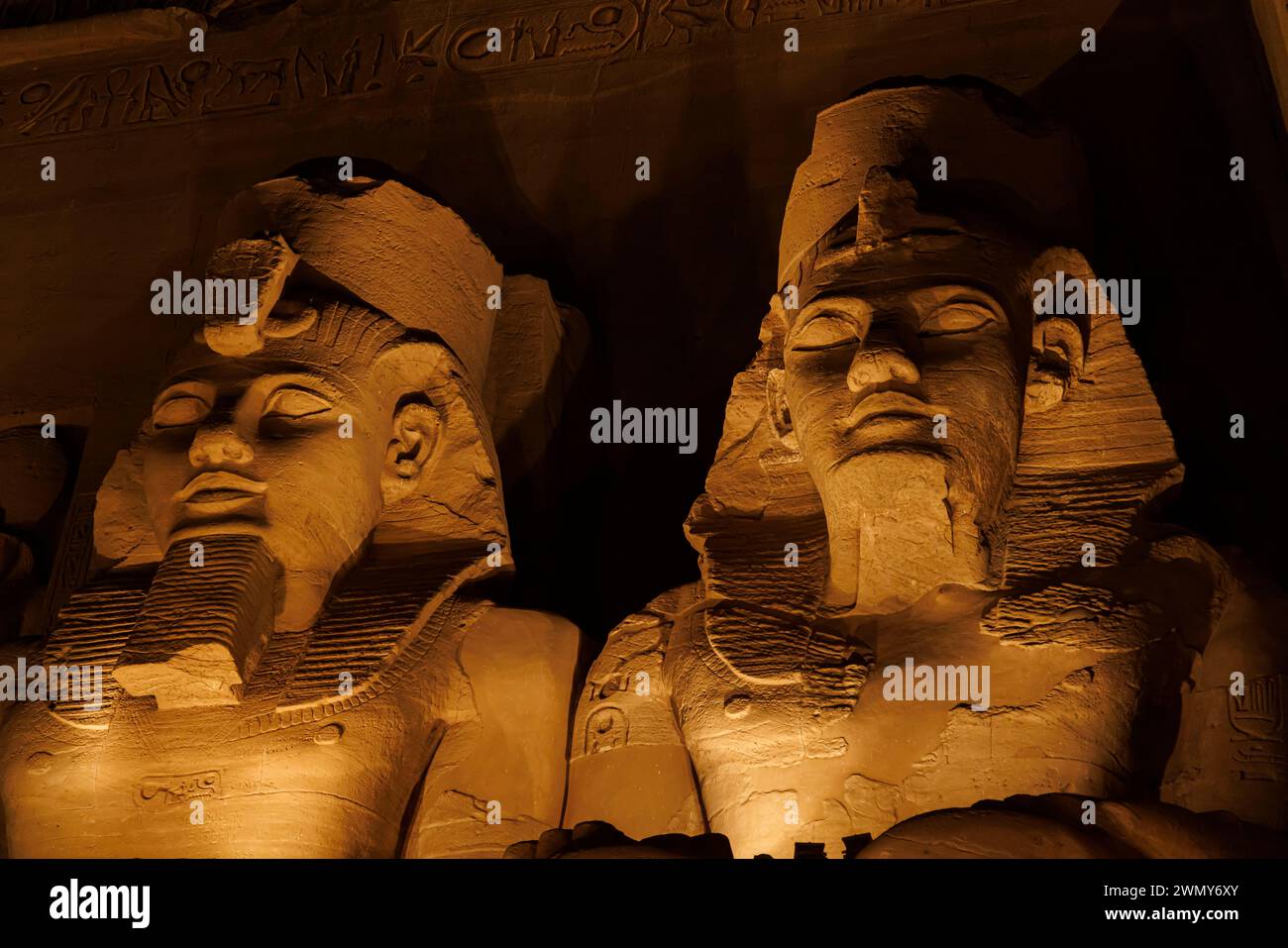 Egitto, Abu Simbel, monumenti nubiani da Abu Simbel a file, patrimonio mondiale dell'UNESCO, spettacolo di luci e suoni di Abu Simbel, tempio Ramses II Foto Stock
