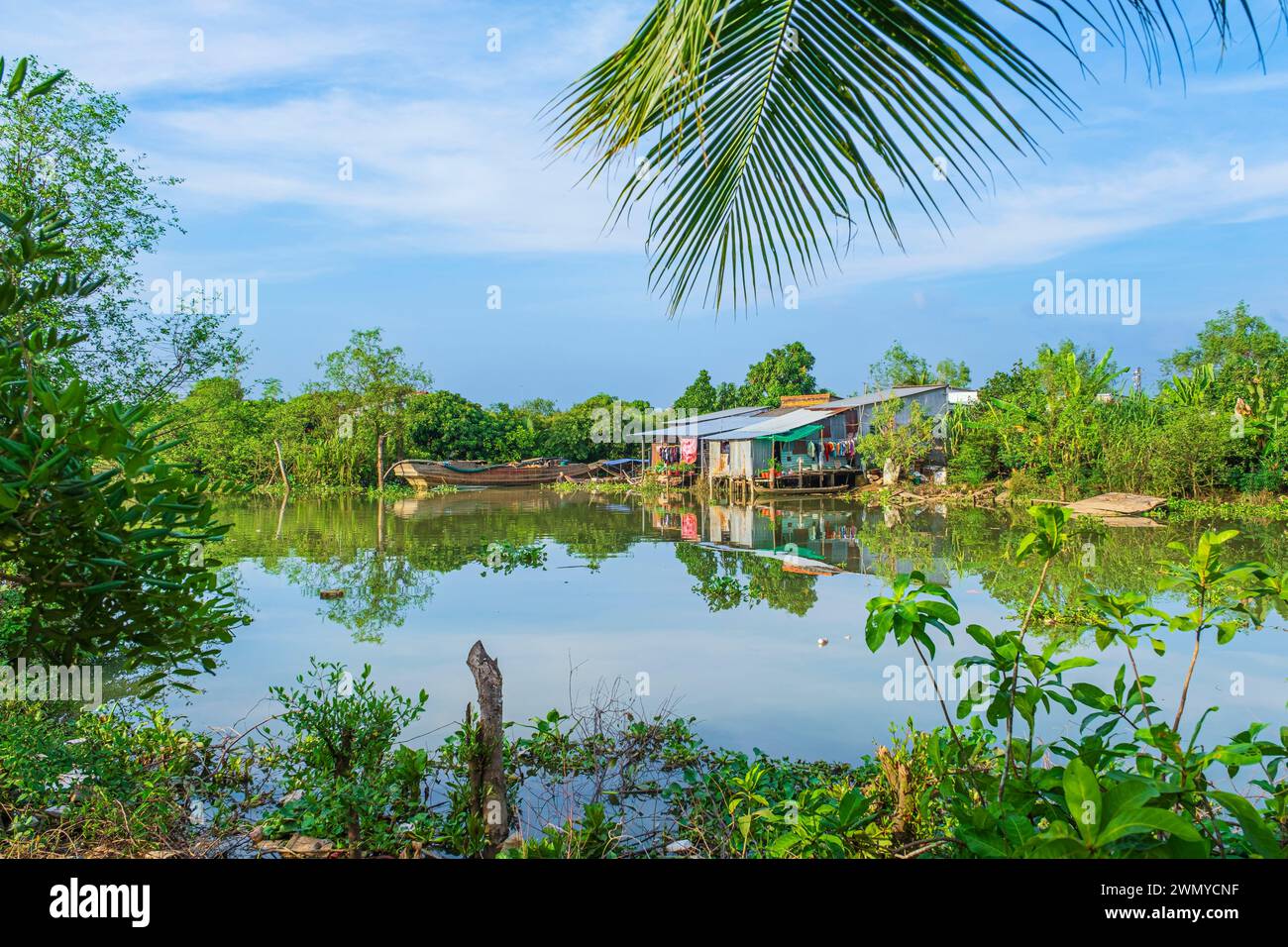 Vietnam, Delta del Mekong, provincia di Vinh Long, un'isola di Binh, l'isola è attraversata da molti canali o arroyos Foto Stock