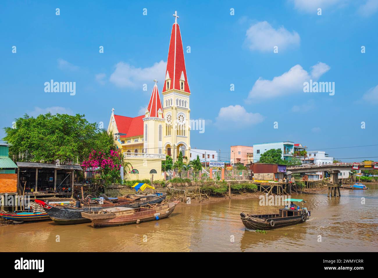 Vietnam, Delta del Mekong, provincia di Vinh Long, isola di An Binh, Chiesa cattolica di Dong Phu Foto Stock
