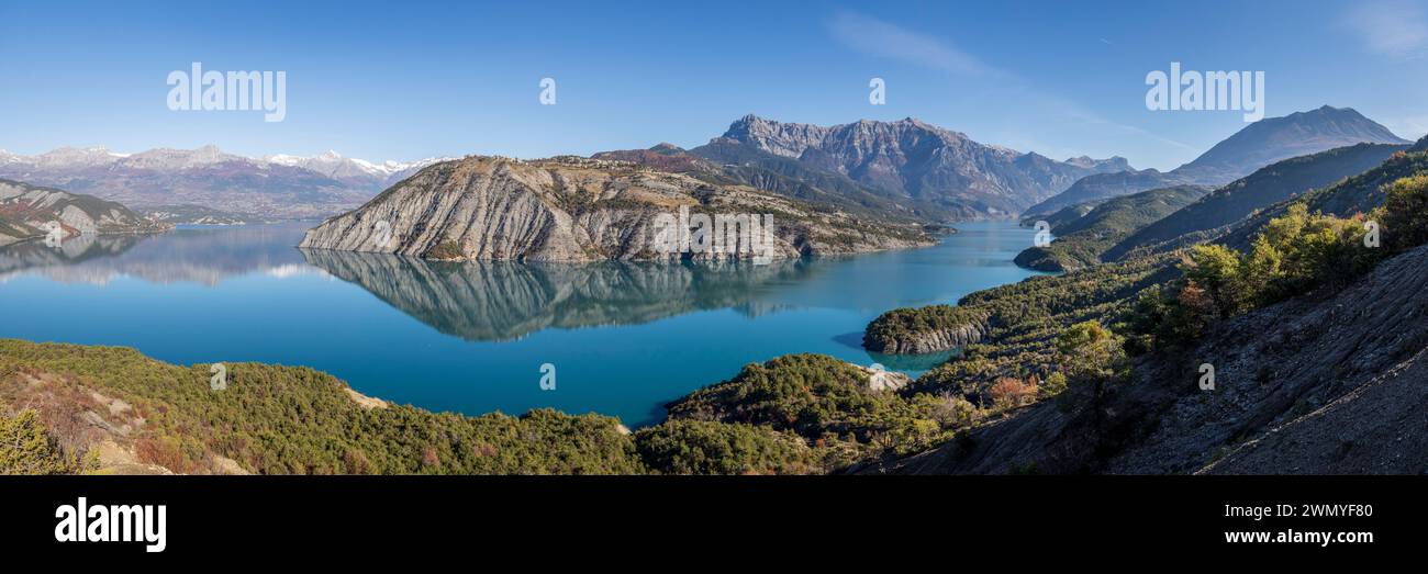 Francia, Alpes-de-Haute-Provence, Ubaye-Serre-Poncón, lago Serre-Poncón Foto Stock