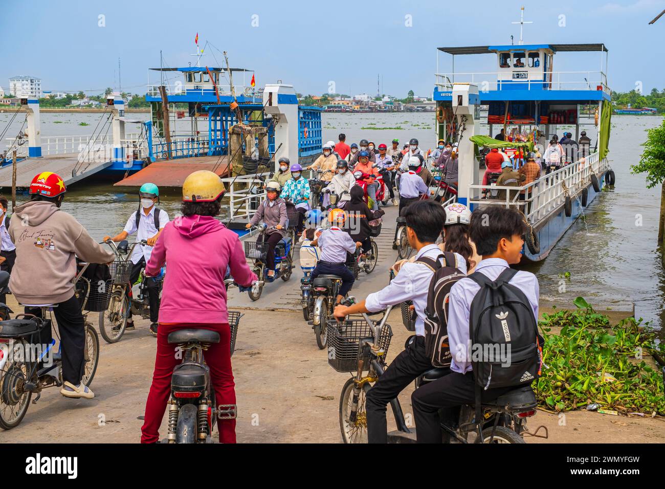 Vietnam, Delta del Mekong, provincia di Tien Giang, isola di Tan Phong, traghetto per Cai Be Foto Stock