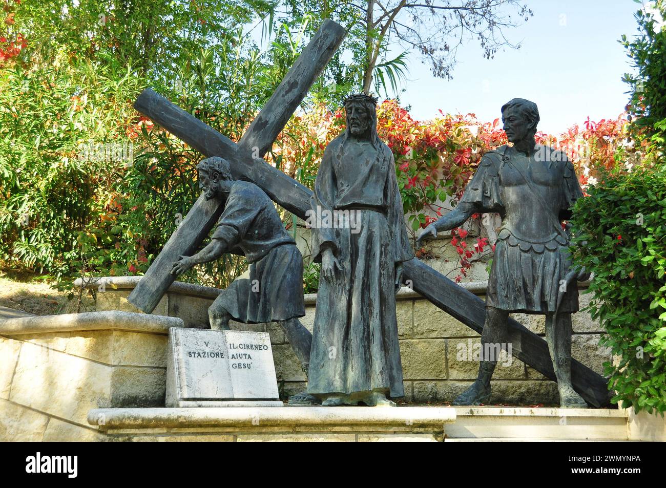Le Stazioni Della Via Crucis Stazioni della via crucis numero tre immagini e fotografie stock ad