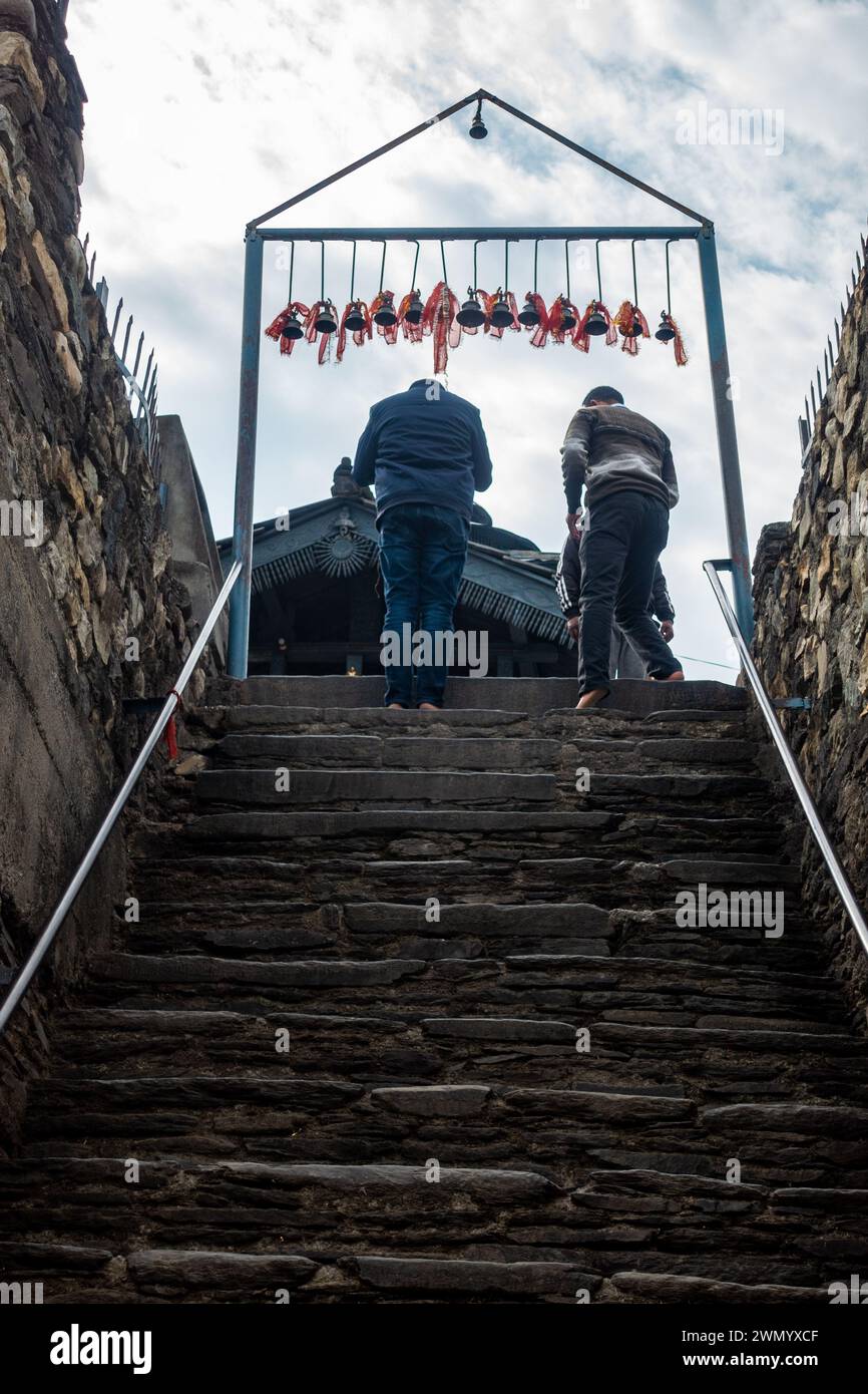 18 febbraio 2024, Uttarakhand India. Viaggio devozionale: Antico tempio Shiva Lakhamandal Foto Stock