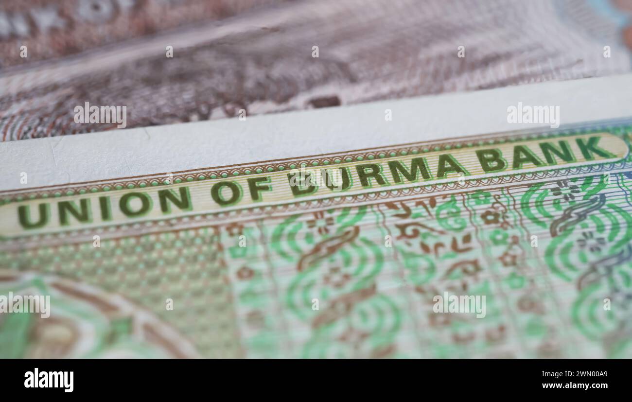 Primo piano della vecchia banconota in valuta Kyat della banca della Birmania (attenzione al centro) Foto Stock