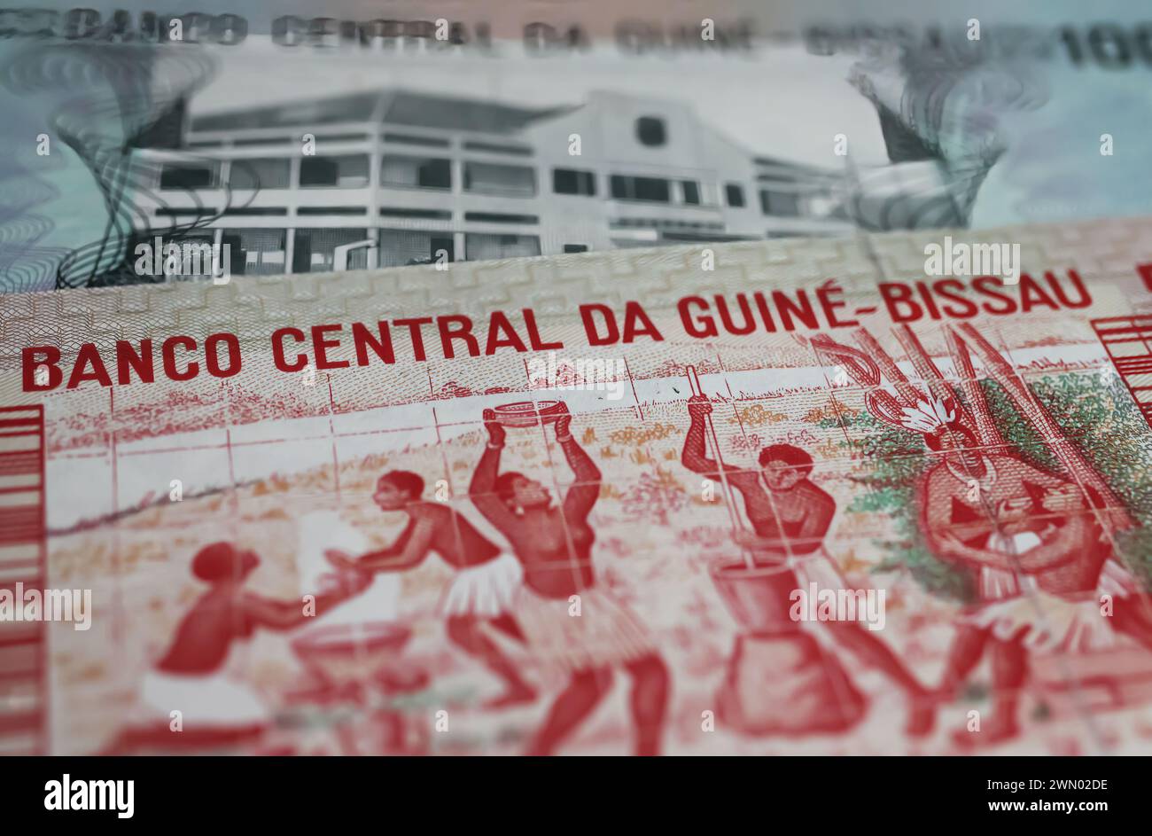 Primo piano della vecchia banca centrale della Guinea-Bissau banconota in valuta franco CFA (focalizzazione sul centro) Foto Stock