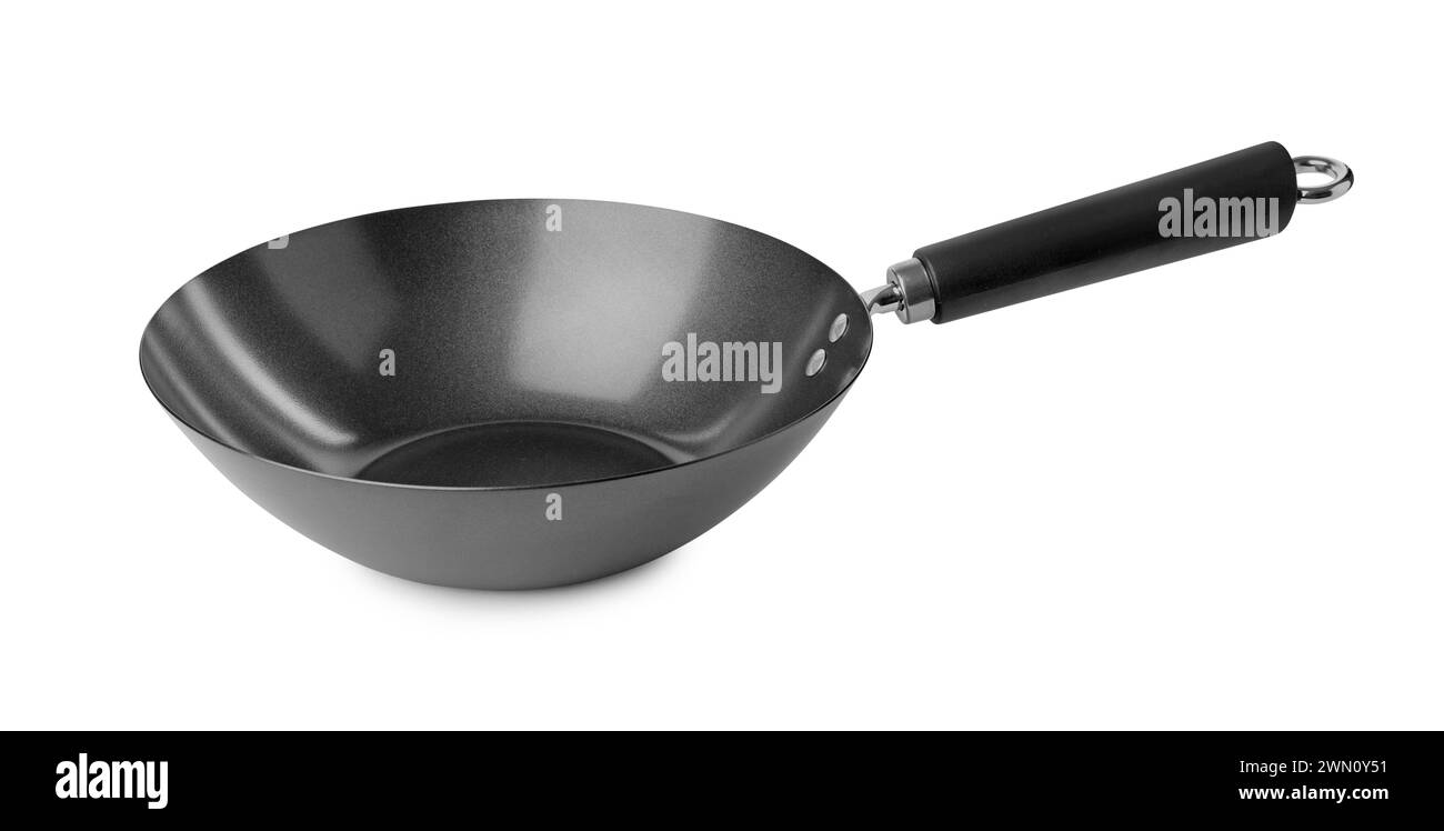 Un wok metallico vuoto isolato su bianco Foto Stock