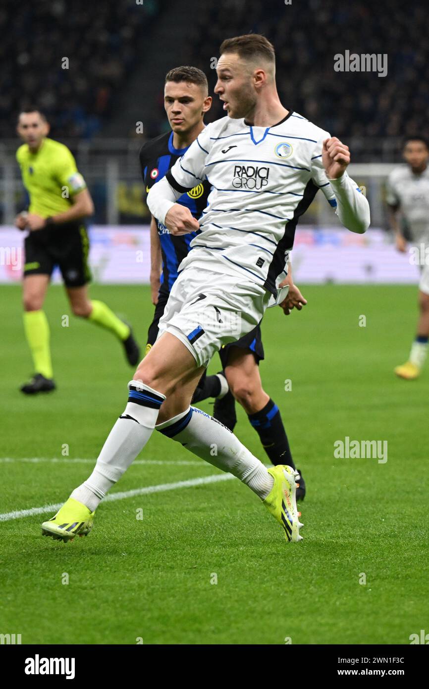 Teun Koopmeiners dell'Atalanta BC durante la partita di calcio di serie A tra Inter FC Internazionale e Atalanta BC il 28 febbraio 2024 allo stadio Giuseppe Meazza San Siro Siro di Milano. Foto Tiziano Ballabio Foto Stock