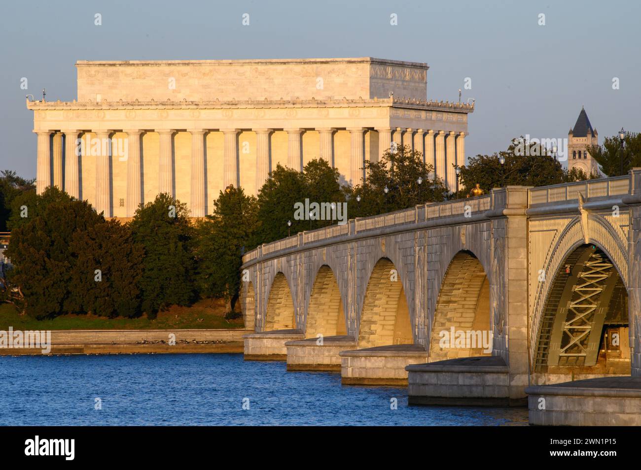 Il Lincoln Memorial e l'Arlington Bridge a Washington DC Foto Stock