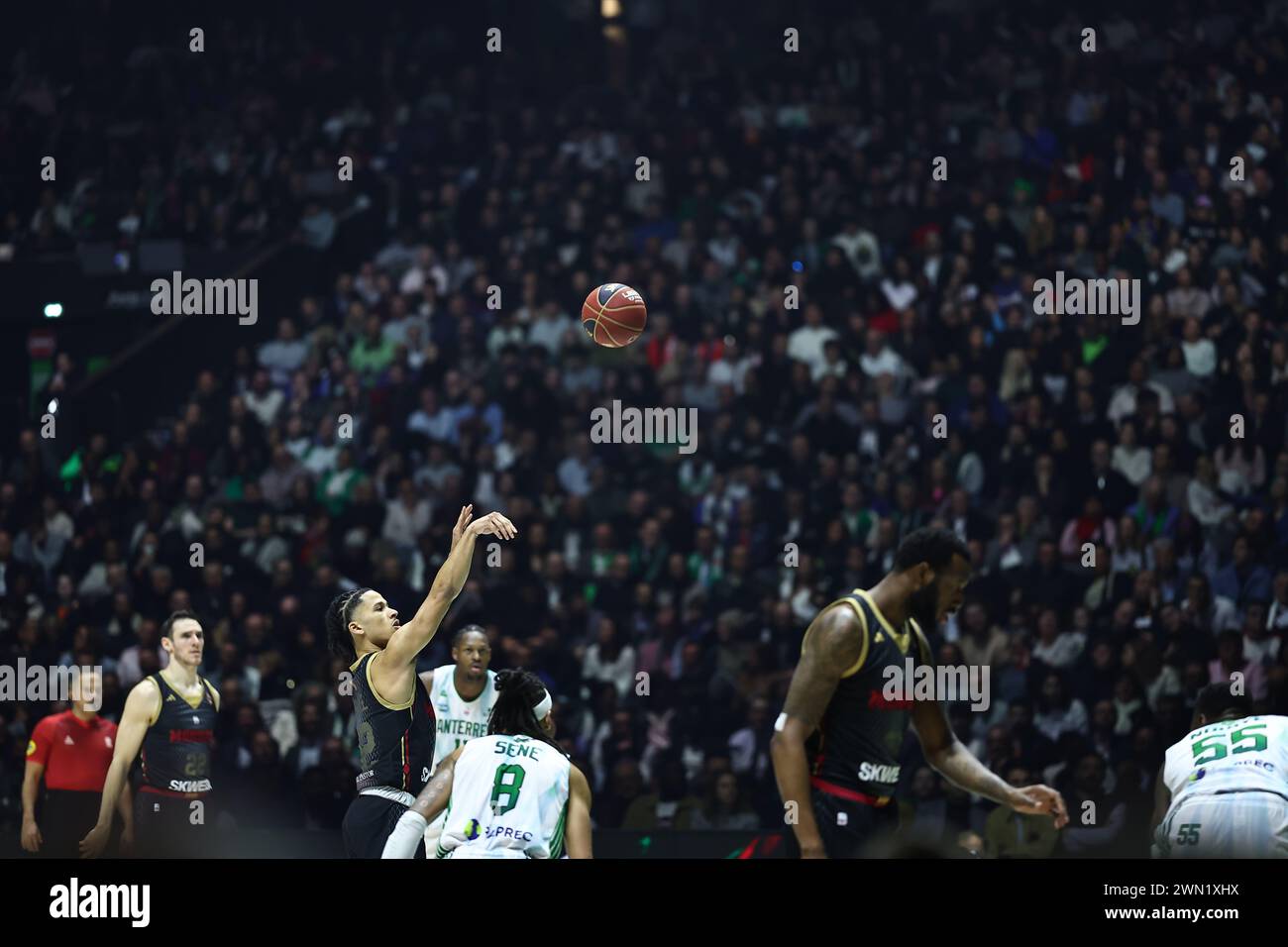 Matthew STRAZEL 32 (Monaco) durante la partita di basket Betclic Elite del campionato francese tra Nanterre 92 e Monaco Basket il 28 febbraio 2024 alla Paris la Defense Arena di Nanterre, in Francia Foto Stock