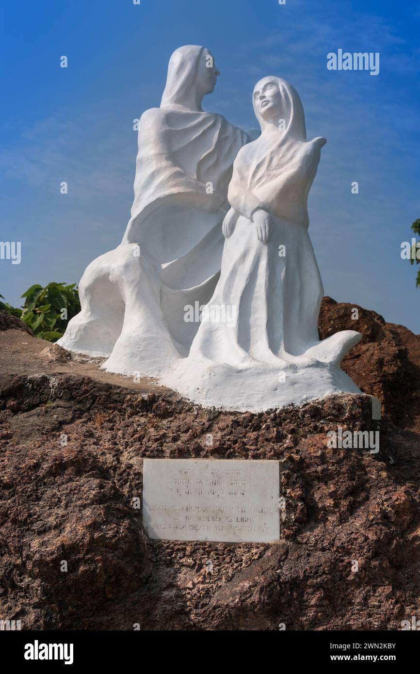 Immagine della statua dell'India Dona Paula Goa India Foto Stock