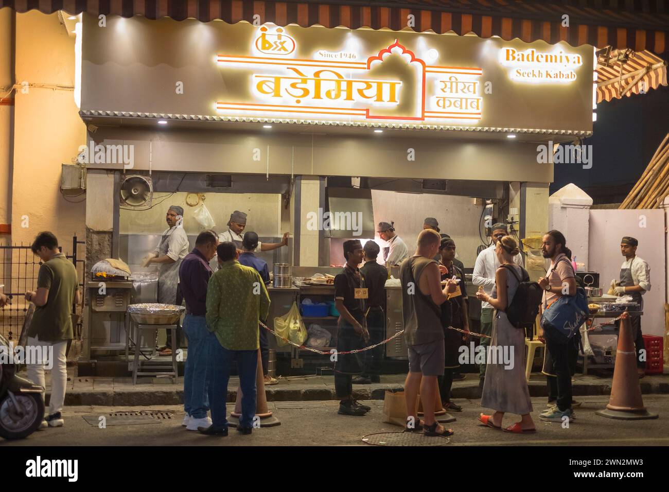 Chiosco di cibo Bademiya Colaba Mumbai Bombay Maharashtra India Foto Stock