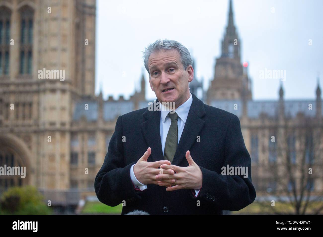 Londra, Inghilterra, Regno Unito. 29 febbraio 2024. Il ministro di Stato per gli standard scolastici DAMIAN HINDS è visto a Westminster mentre si avvicina agli spettacoli della colazione. (Credit Image: © Tayfun Salci/ZUMA Press Wire) SOLO PER USO EDITORIALE! Non per USO commerciale! Foto Stock