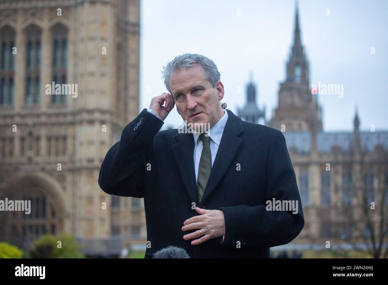 Londra, Inghilterra, Regno Unito. 29 febbraio 2024. Il ministro di Stato per gli standard scolastici DAMIAN HINDS è visto a Westminster mentre si avvicina agli spettacoli della colazione. (Credit Image: © Tayfun Salci/ZUMA Press Wire) SOLO PER USO EDITORIALE! Non per USO commerciale! Foto Stock