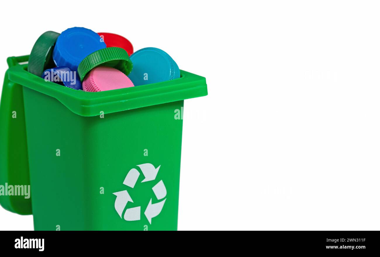 Vari tappi a vite e tappi in plastica per il riciclaggio Foto Stock