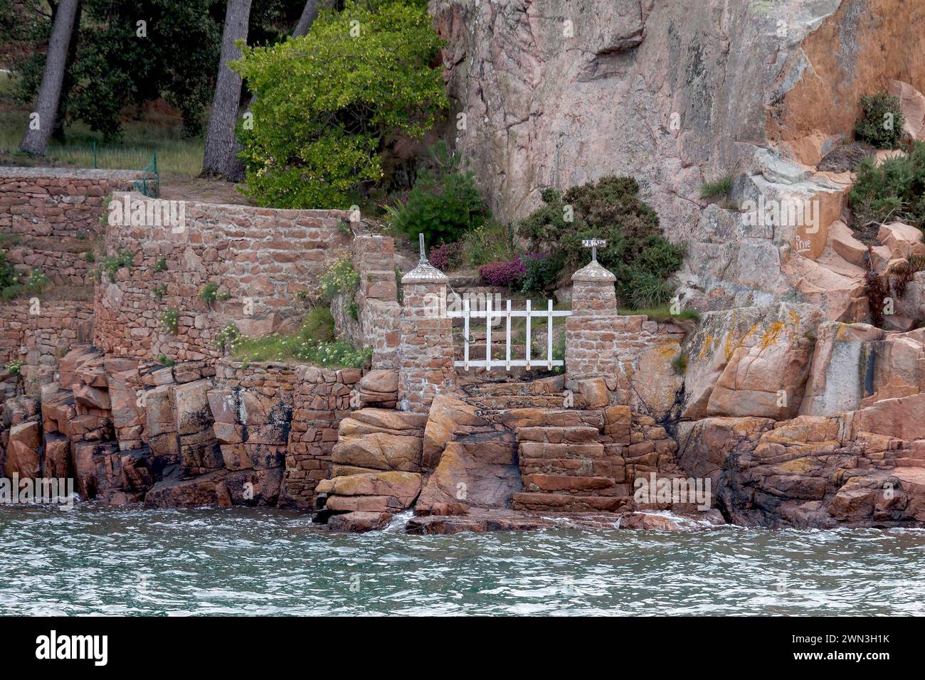 Accesso privato al mare, all'Ile de Brehat, al dipartimento Cotes-d'Armor, alla Bretagna, alla Francia Foto Stock