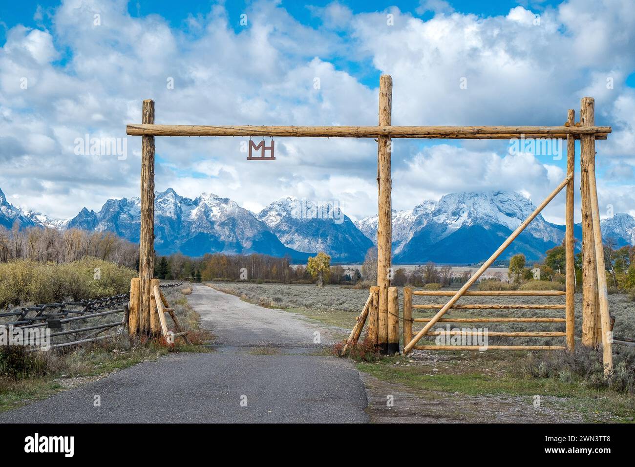 Porta a un ranch nel Grand Teton National Park in autunno nel Wyoming Foto Stock