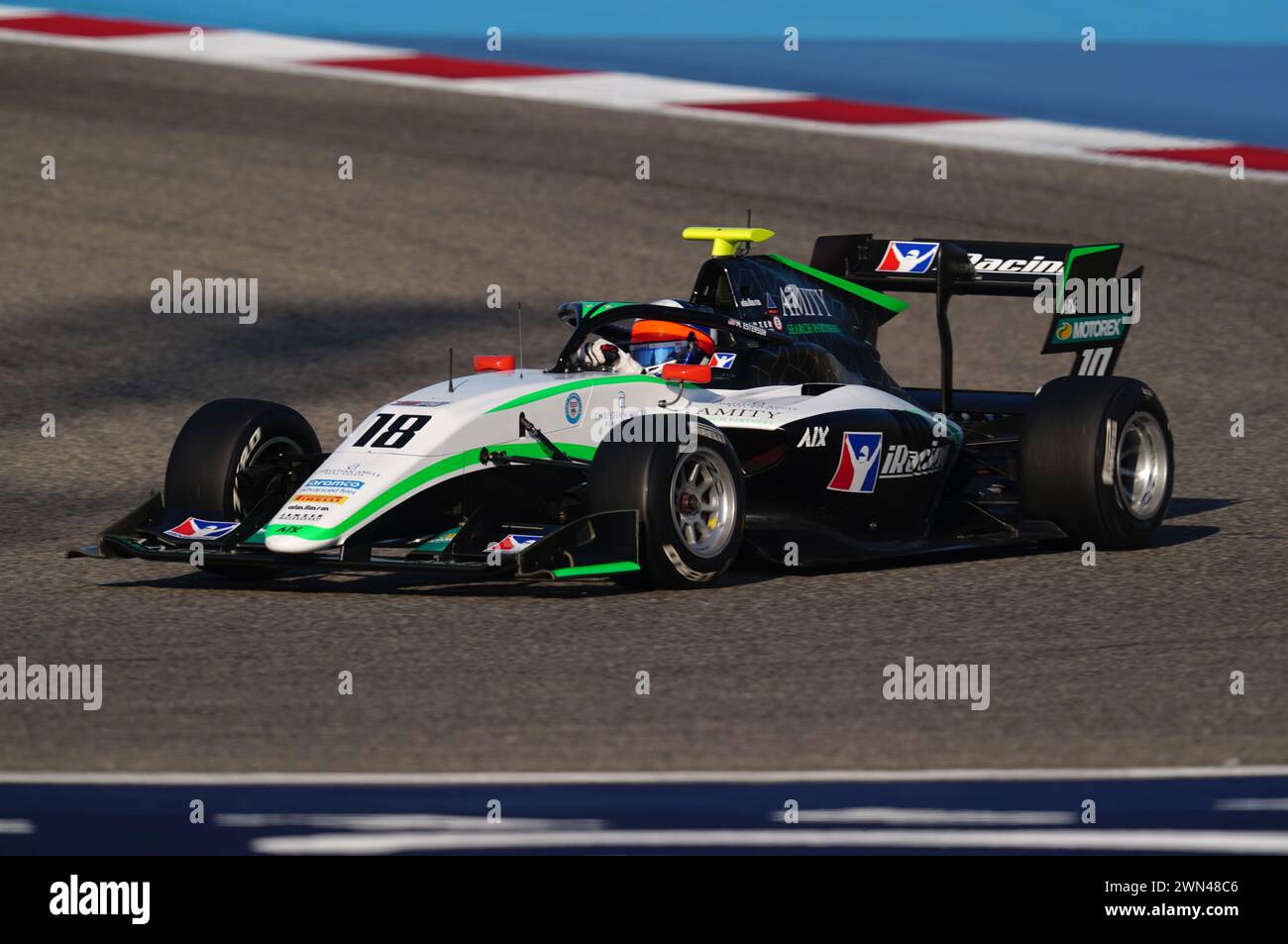 Max Esterson di Jenzer Motorsport durante le qualifiche di Formula 3 al circuito Internazionale del Bahrain, Sakhir. Data foto: Giovedì 29 febbraio 2024. Foto Stock