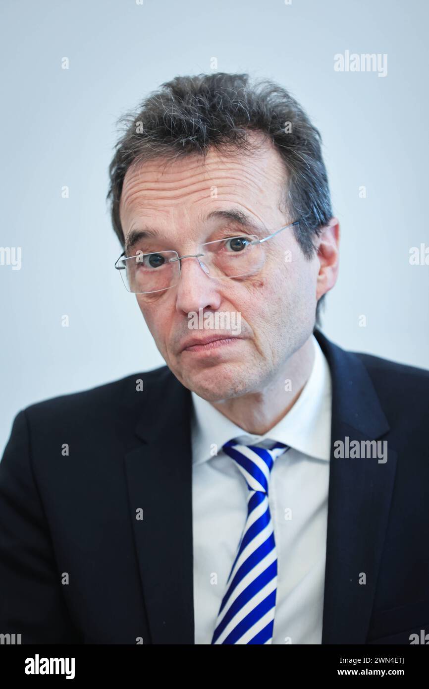 Il professor Dr. MED. Andreas Neubauer, Vorsitzender der DGIM, Jahres-Pressekonferenz der Deutschen Gesellschaft für Innere Medizin, 29.2,2024, Hauptquartier der DGIM, Berlino, Deutschland *** Professore Dr med Andreas Neubauer, Presidente della DGIM, Conferenza stampa annuale della società tedesca di Medicina interna, 29 2 2024, DGIM Headquarters, Berlino, Germania kreativ22 Foto Stock