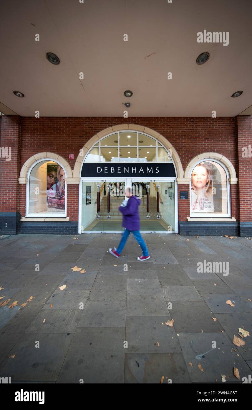 25/10/18 Debenhams store a Banbury, Oxfordshire, oggi. Debenhams annuncia la chiusura dei negozi dopo aver registrato enormi perdite stamattina. Tutti i diritti riservati Foto Stock